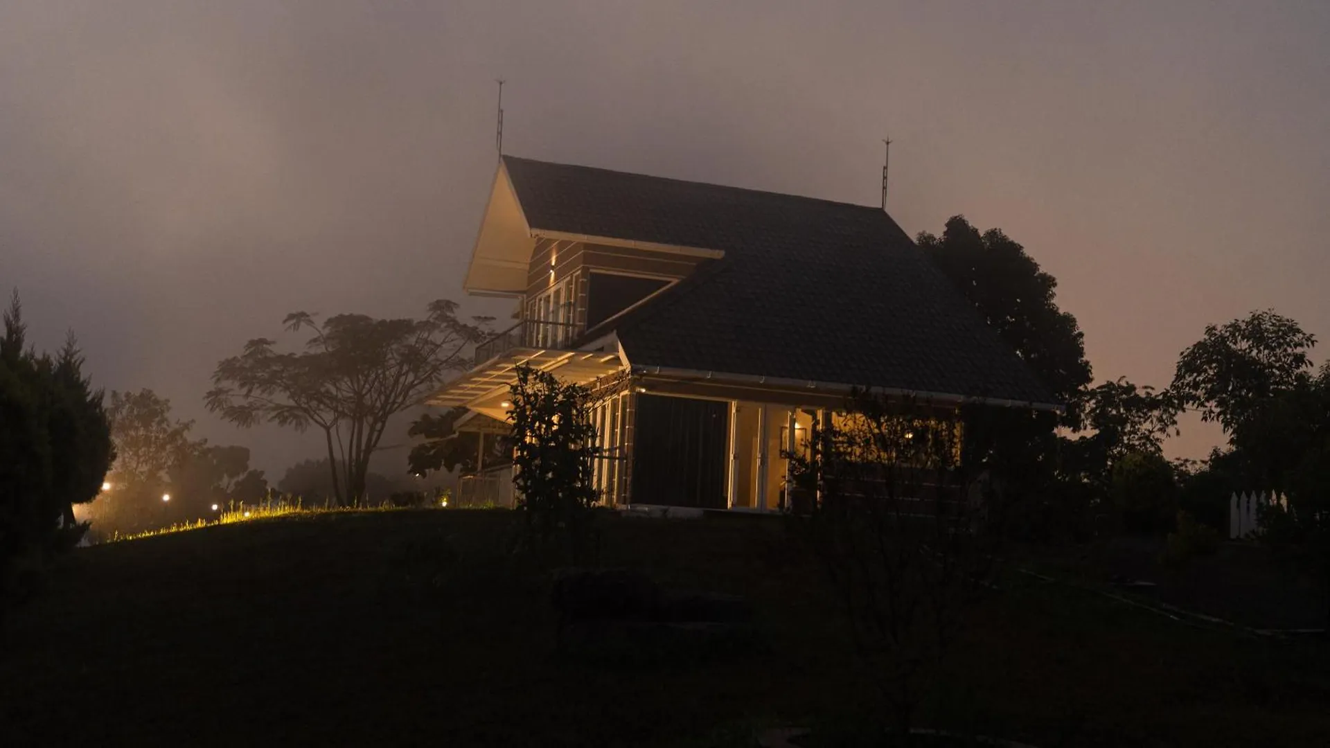 Ainsley Villa Vagamon