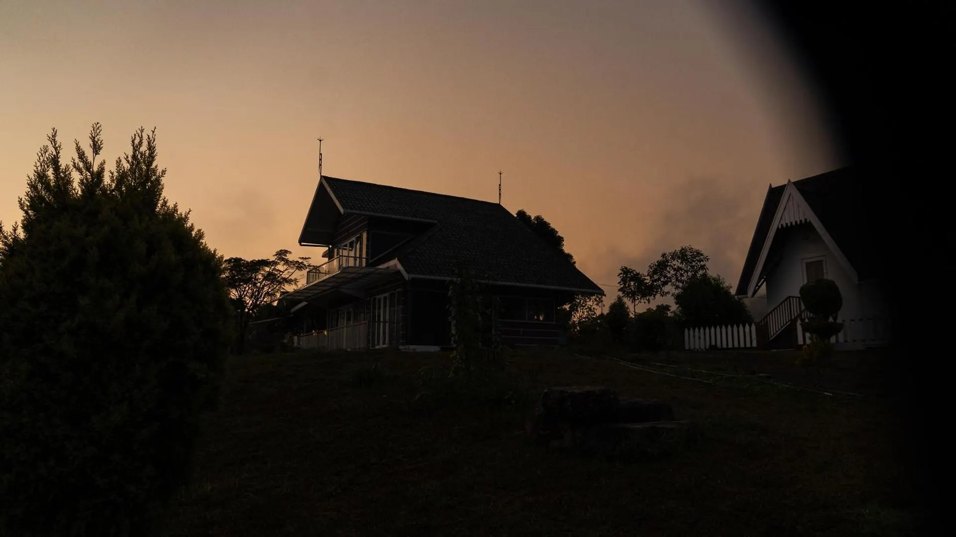 Ainsley Villa Vagamon