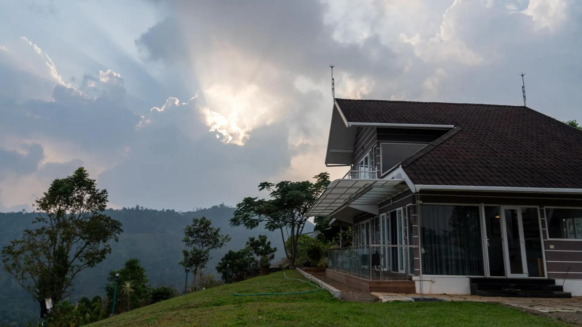 Ainsley Villa Vagamon